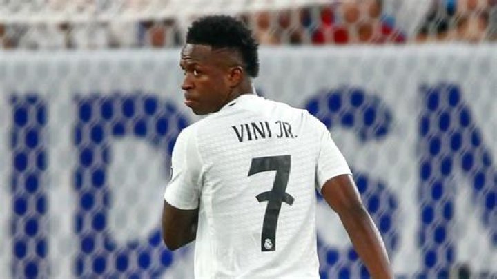Vinicius Junior – Bio, Net Worth, Current Team, Contract, Salary, Transfer, Injury, Affair, Girlfriend, Age, Facts, Wiki, Career Stats, Position, Jr