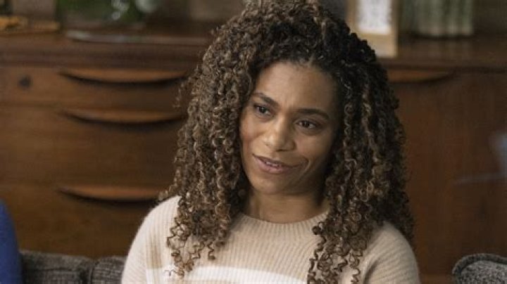 Who Are Kelly McCreary Parents? Everything About The Pregnant Actress